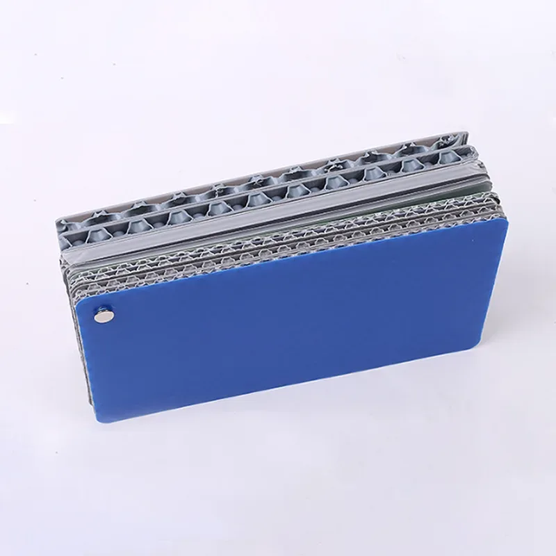 Honeycomb ark av plast